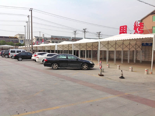 移動(dòng)式車棚
